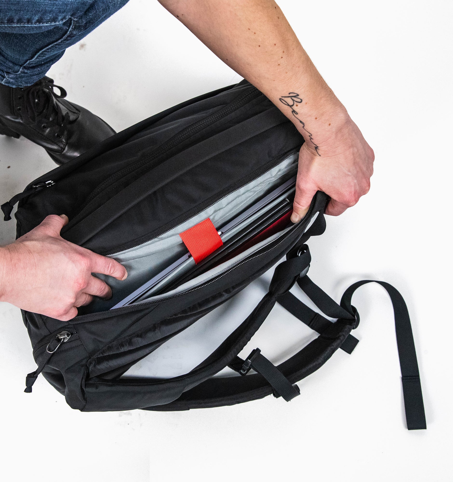 Evergoods Civic Panel Loader 16L - Solution Black