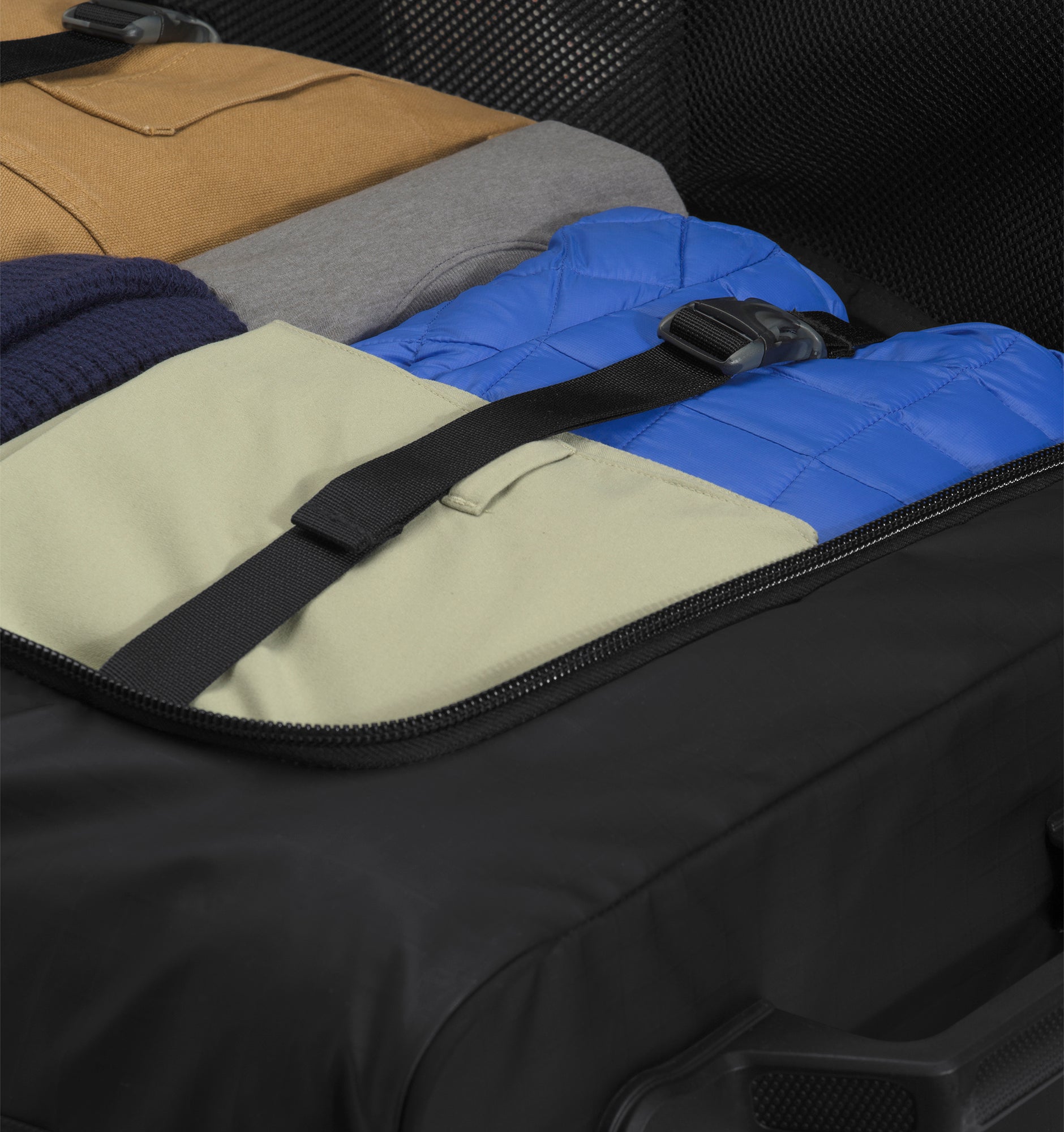 The North Face 29" Base Camp Voyager Roller 94L - Black